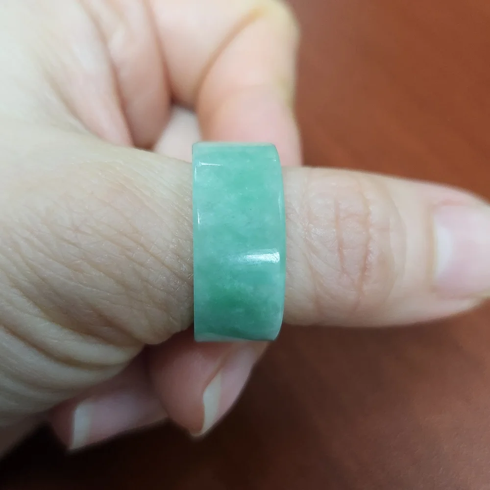 Elegant Myanmar Green Jade Women's Ring - Picture 2 of 5